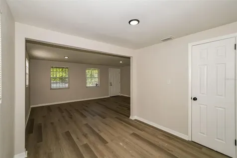 2614 E Cayuga Street Tampa FL 33610