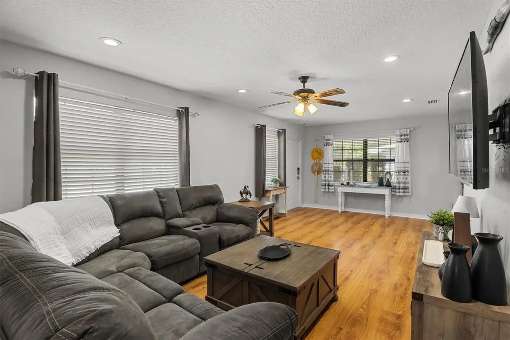 683 E Brookins Avenue Eagle Lake FL 33839