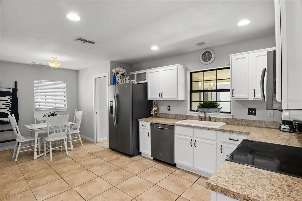 683 E Brookins Avenue Eagle Lake FL 33839