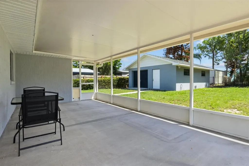 683 E Brookins Avenue Eagle Lake FL 33839