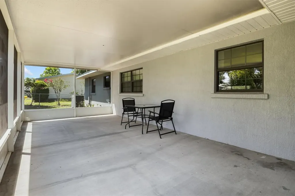 683 E Brookins Avenue Eagle Lake FL 33839