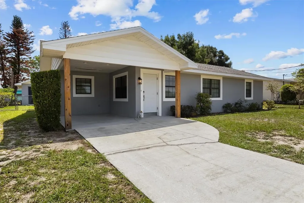 683 E Brookins Avenue Eagle Lake FL 33839