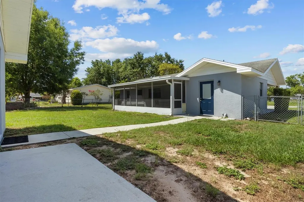 683 E Brookins Avenue Eagle Lake FL 33839