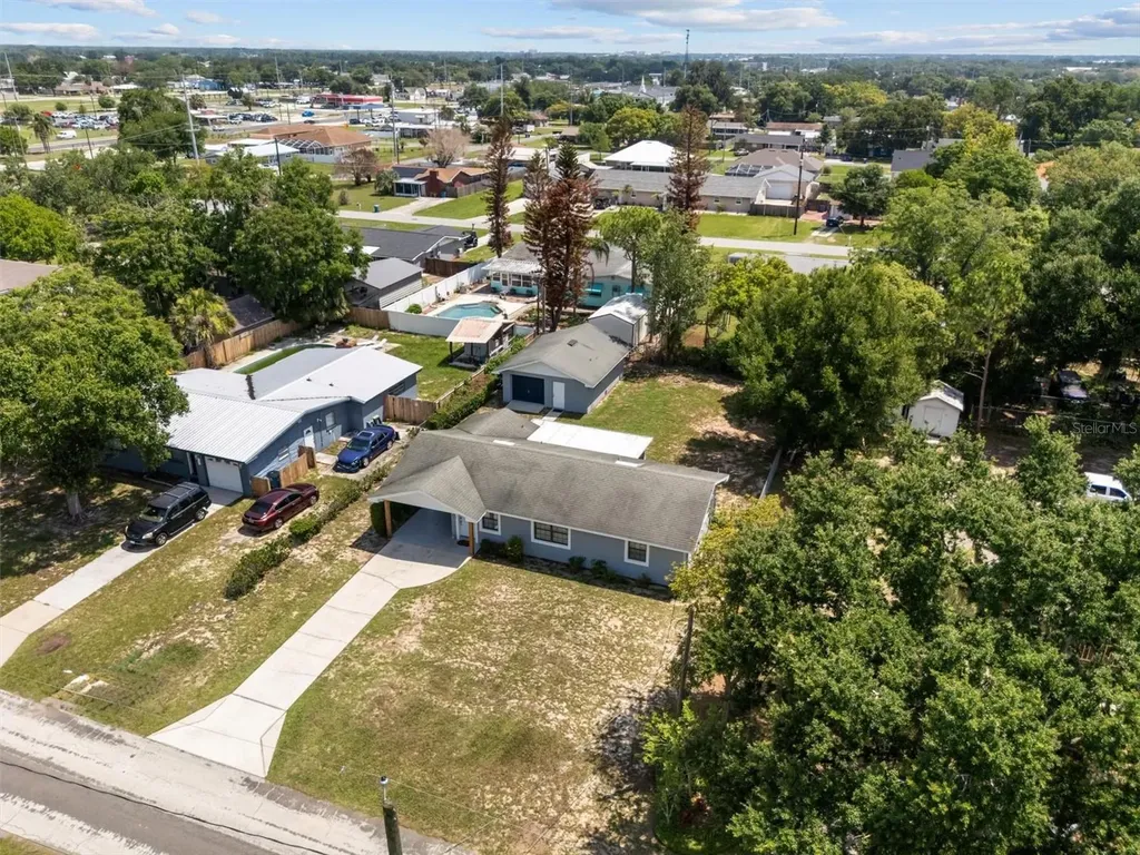 683 E Brookins Avenue Eagle Lake FL 33839