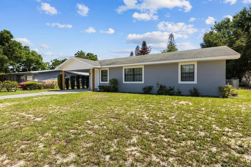 683 E Brookins Avenue Eagle Lake FL 33839