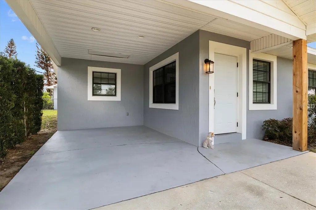 683 E Brookins Avenue Eagle Lake FL 33839