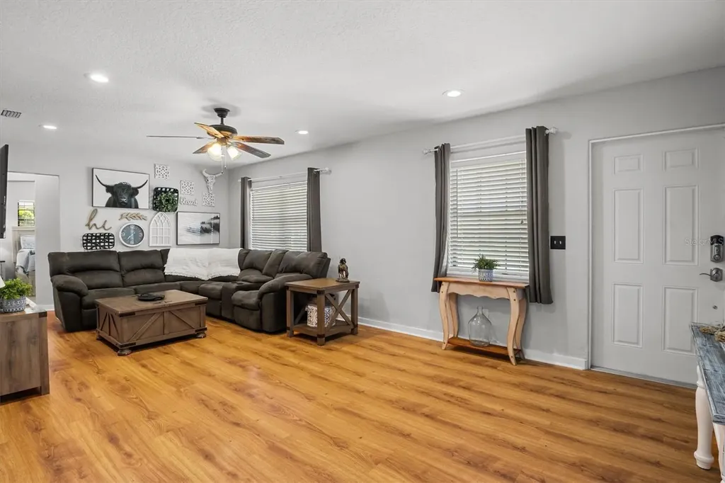 683 E Brookins Avenue Eagle Lake FL 33839