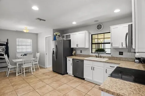 683 E Brookins Avenue Eagle Lake FL 33839