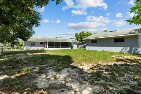 683 E Brookins Avenue Eagle Lake FL 33839
