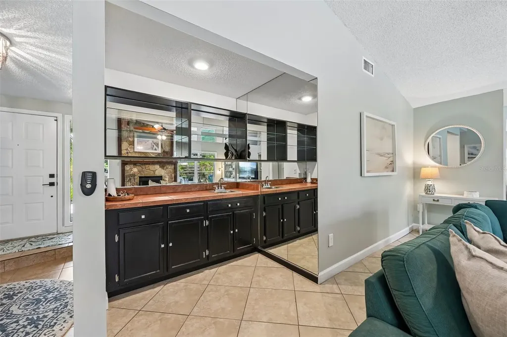4712 Glenbrooke Drive Sarasota FL 34243