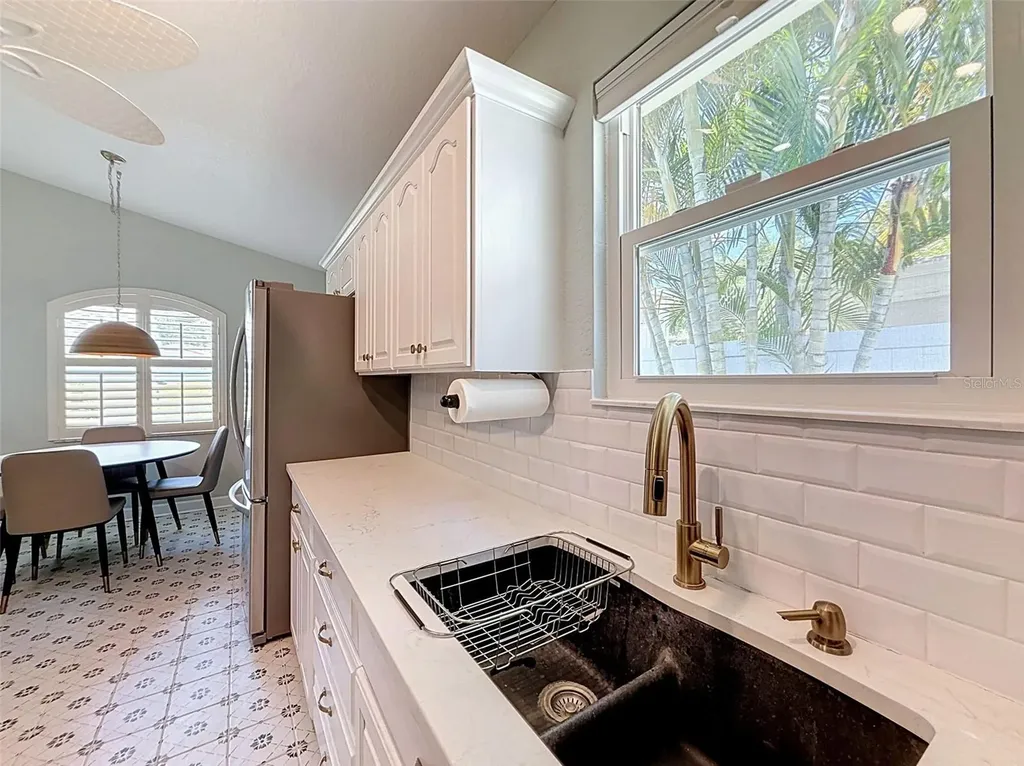 182 29th Avenue N St Petersburg FL 33704