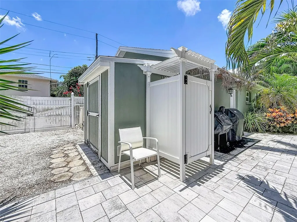 182 29th Avenue N St Petersburg FL 33704