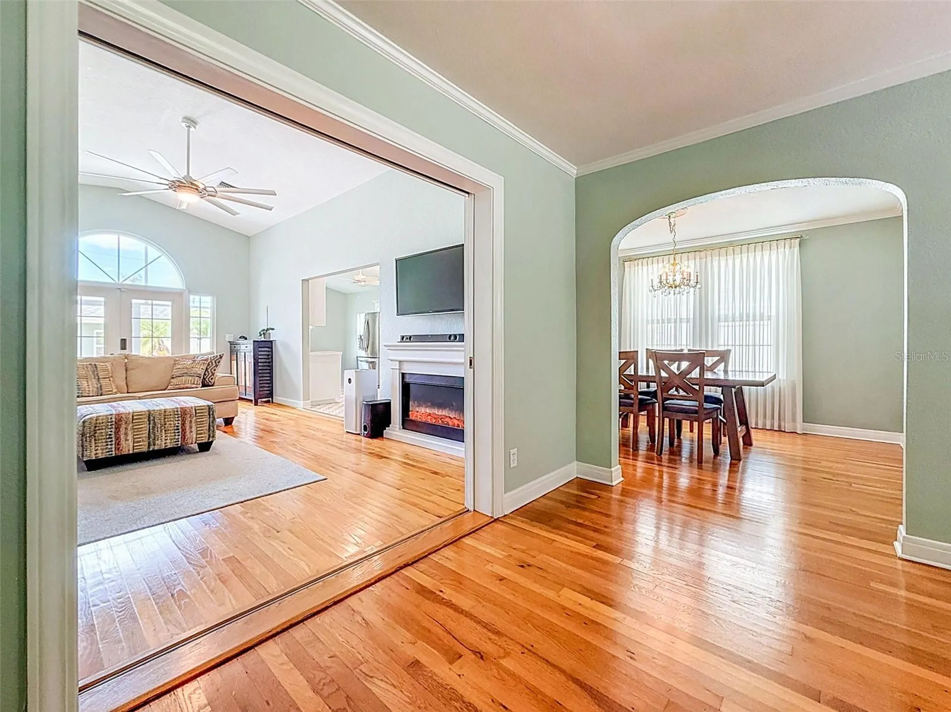 182 29th Avenue N St Petersburg FL 33704