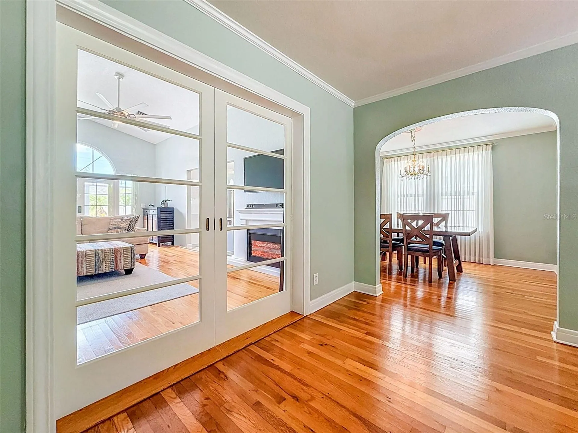 182 29th Avenue N St Petersburg FL 33704