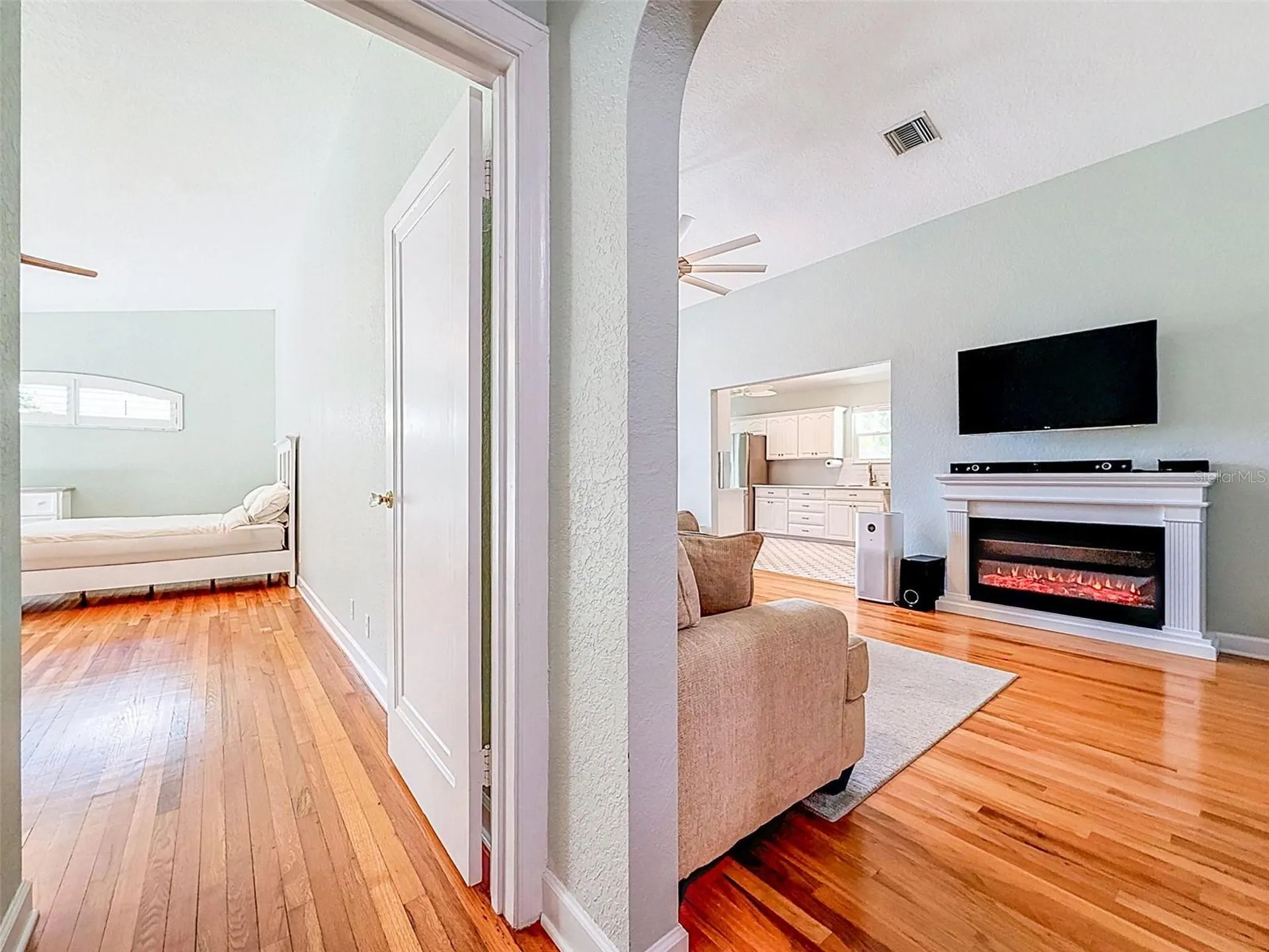 182 29th Avenue N St Petersburg FL 33704
