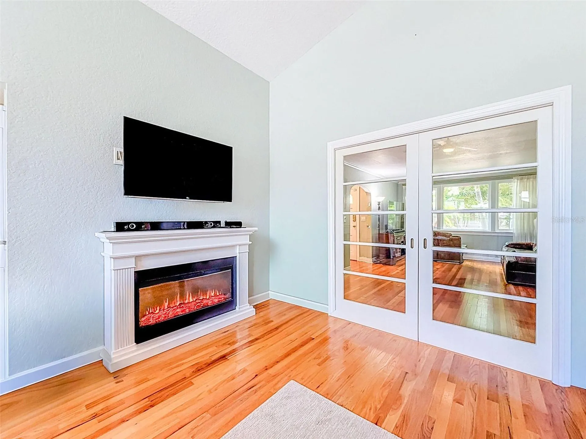 182 29th Avenue N St Petersburg FL 33704