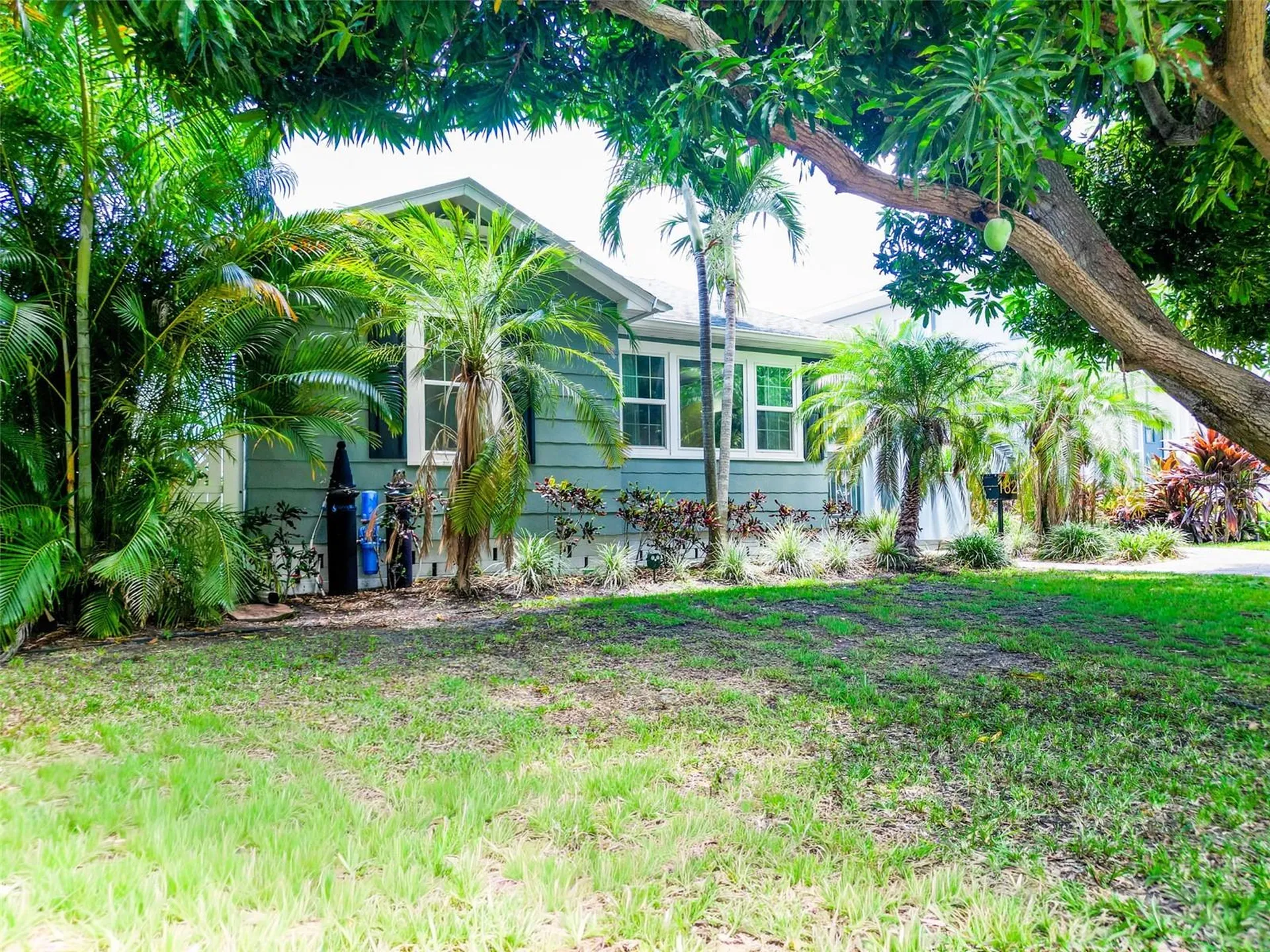 182 29th Avenue N St Petersburg FL 33704