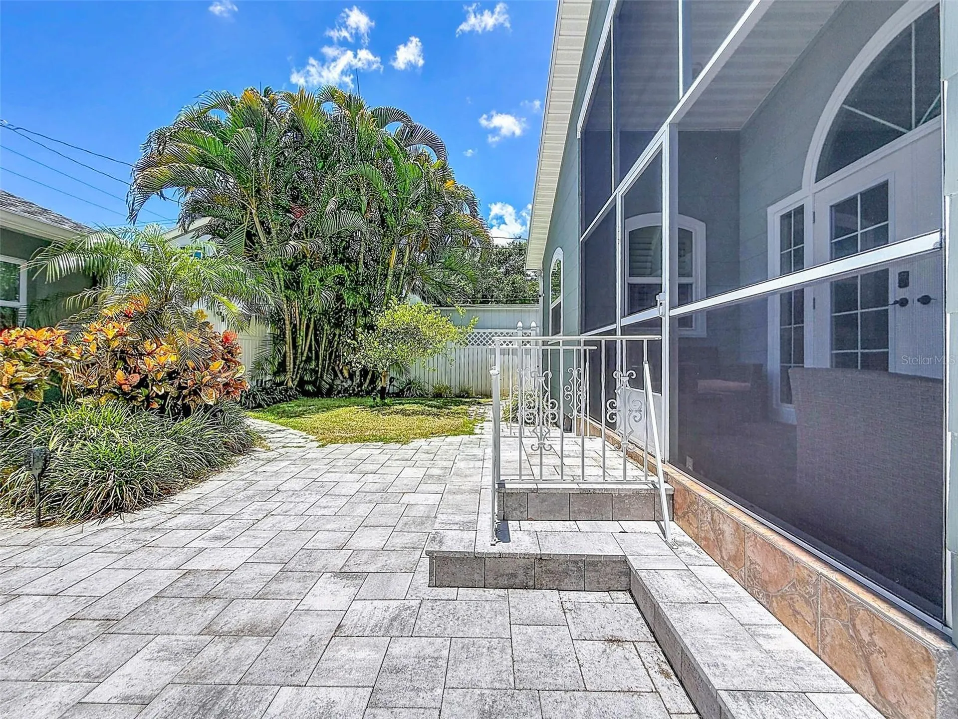 182 29th Avenue N St Petersburg FL 33704
