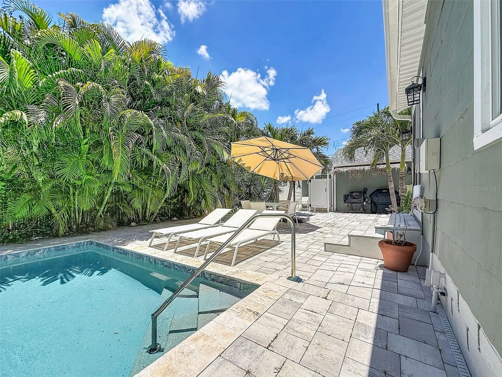 182 29th Avenue N St Petersburg FL 33704