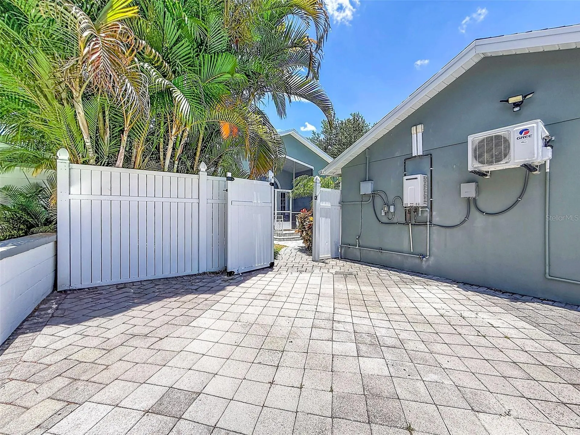 182 29th Avenue N St Petersburg FL 33704