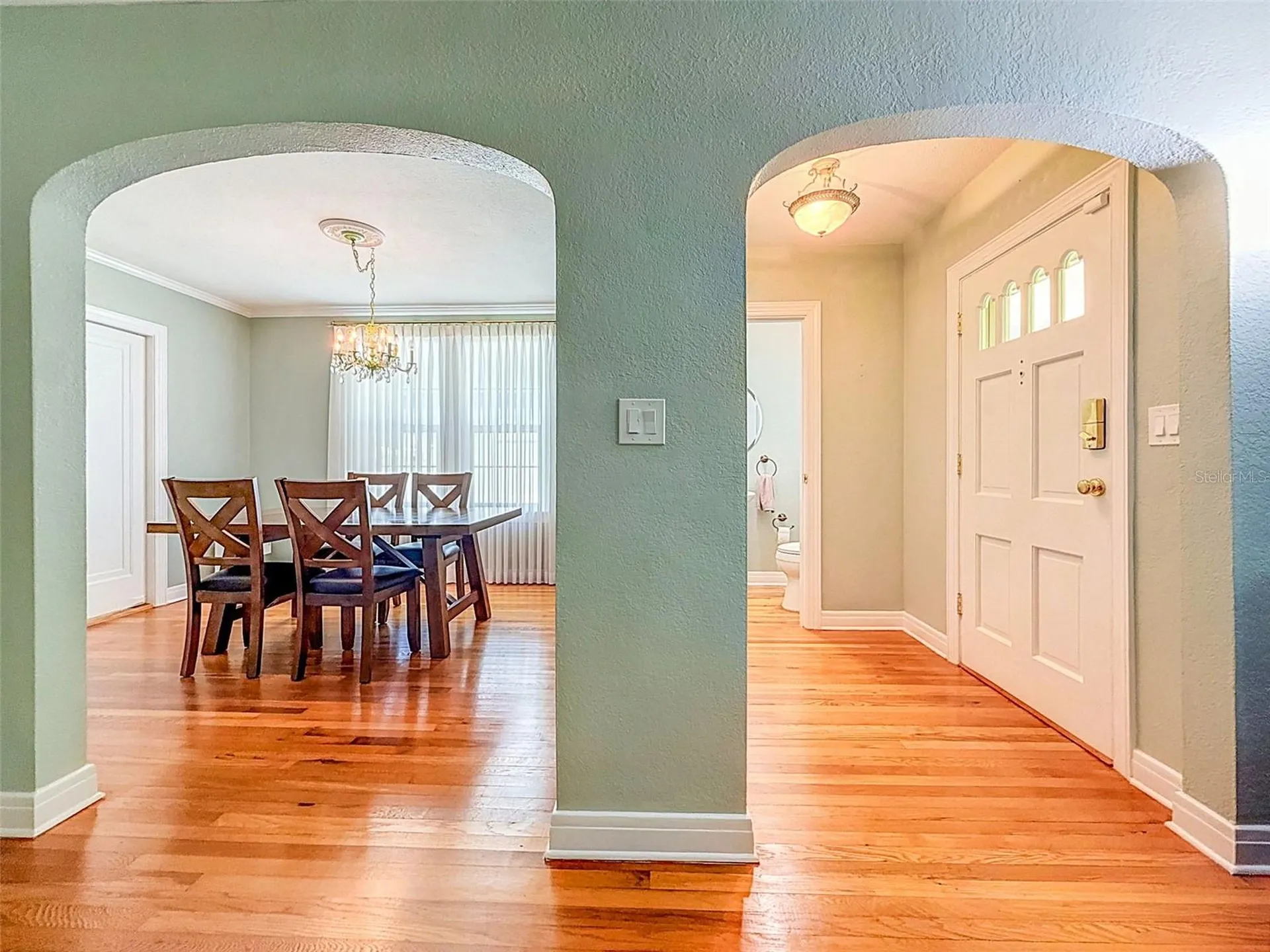182 29th Avenue N St Petersburg FL 33704