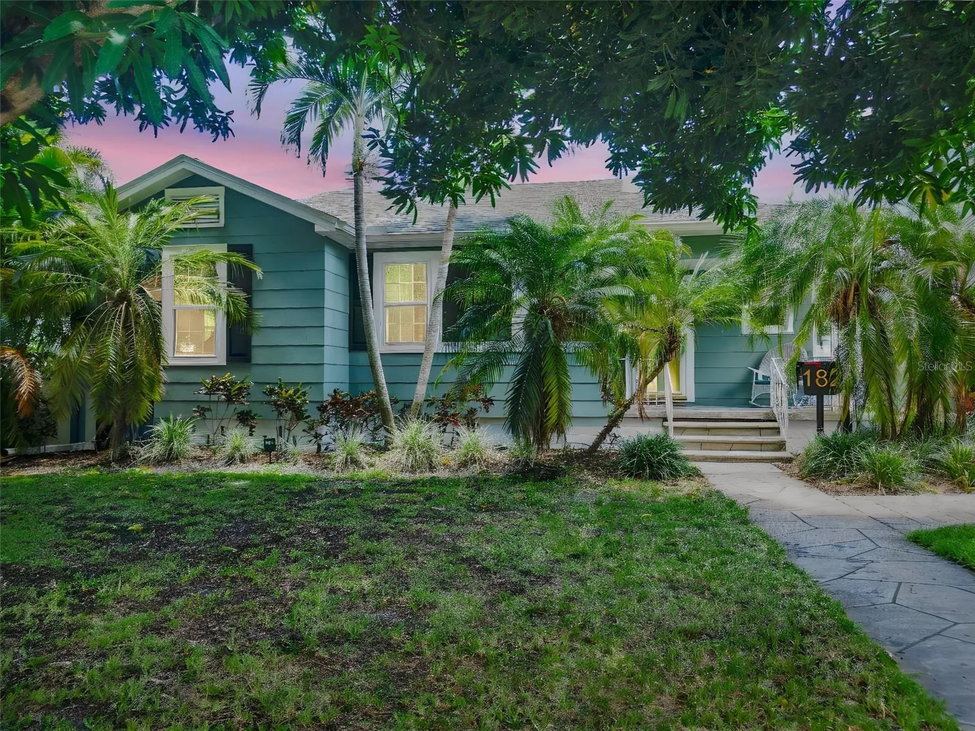 182 29th Avenue N St Petersburg FL 33704