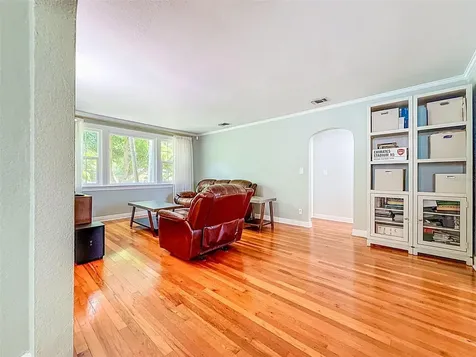 182 29th Avenue N St Petersburg FL 33704