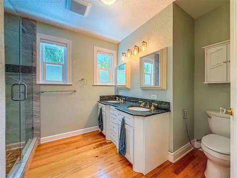 182 29th Avenue N St Petersburg FL 33704