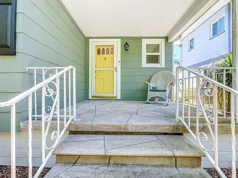 182 29th Avenue N St Petersburg FL 33704