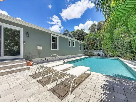 182 29th Avenue N St Petersburg FL 33704
