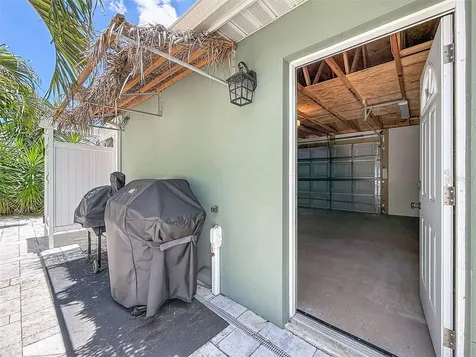 182 29th Avenue N St Petersburg FL 33704