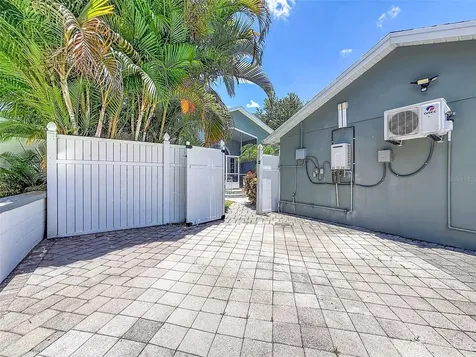 182 29th Avenue N St Petersburg FL 33704