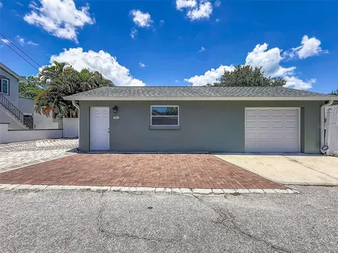 182 29th Avenue N St Petersburg FL 33704