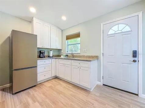 182 29th Avenue N St Petersburg FL 33704