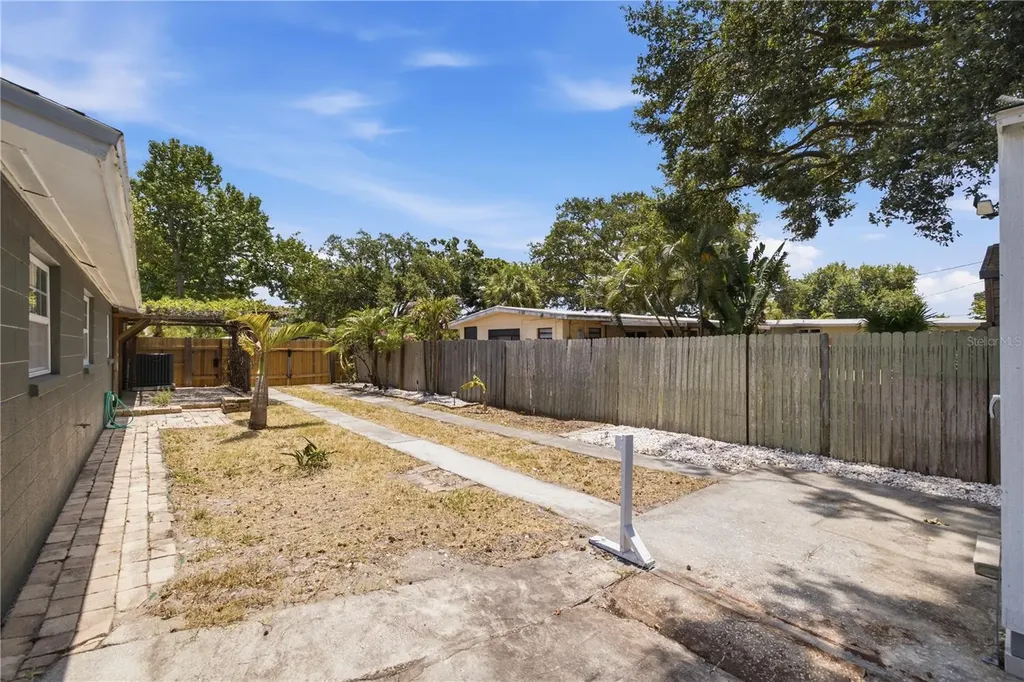 8536 Quail Road Seminole FL 33777