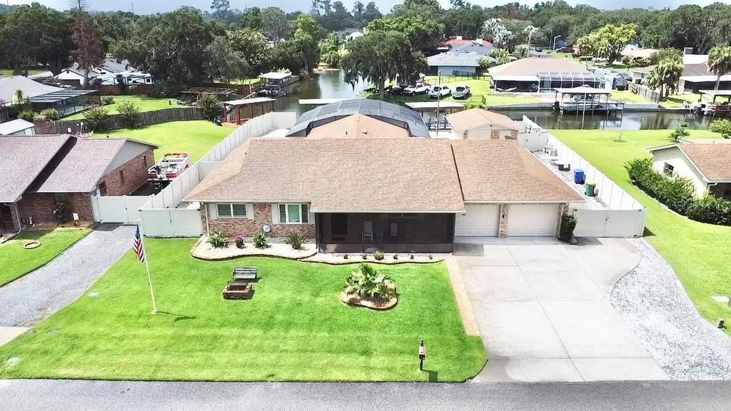 209 W Delaware Street Tavares FL 32778