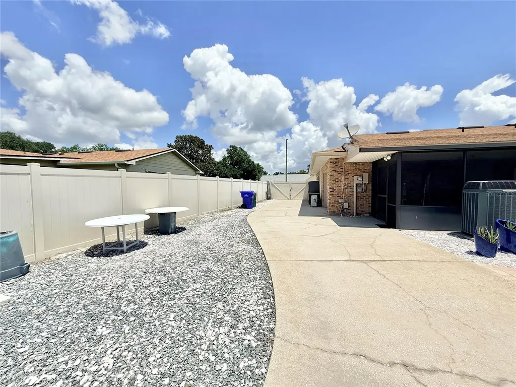 209 W Delaware Street Tavares FL 32778