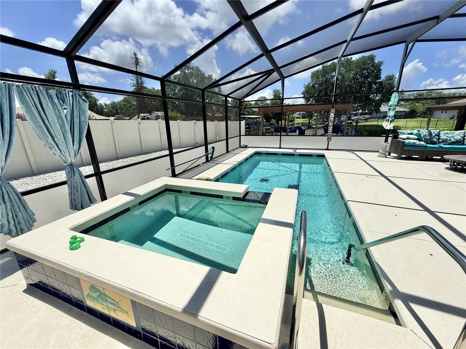 209 W Delaware Street Tavares FL 32778