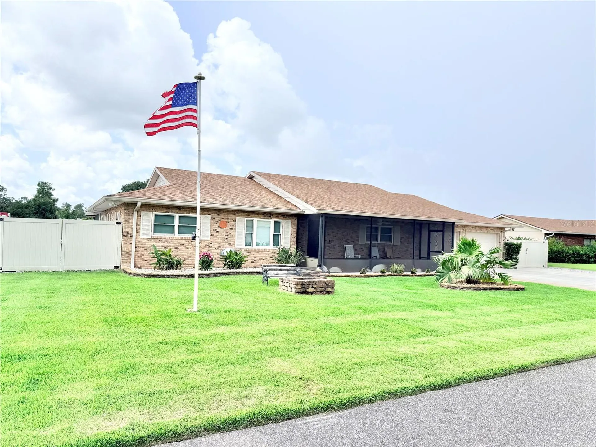209 W Delaware Street Tavares FL 32778