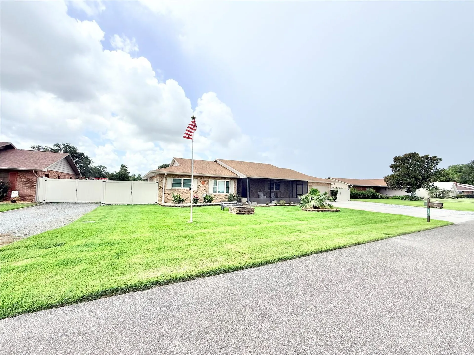 209 W Delaware Street Tavares FL 32778