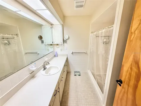 209 W Delaware Street Tavares FL 32778