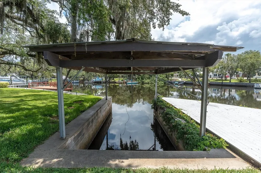 5617 Palmetto Road New Port Richey FL 34652
