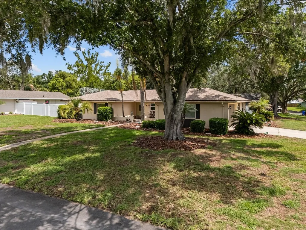 2024 Charnes Court Lakeland FL 33813