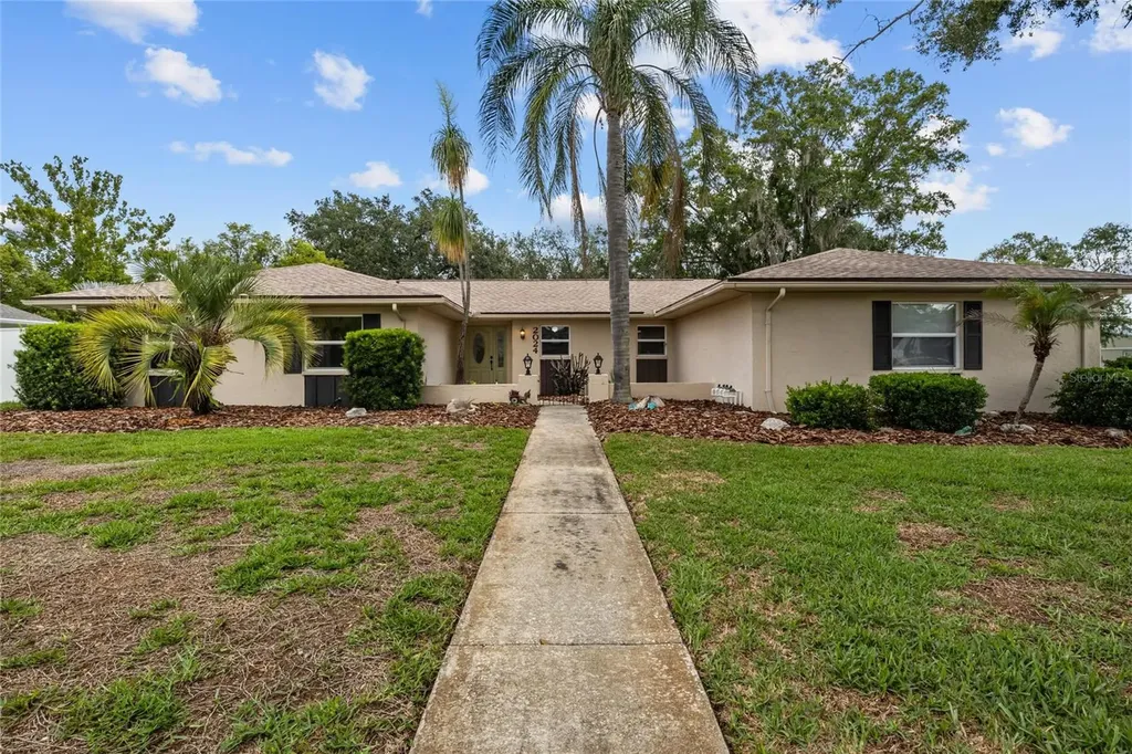 2024 Charnes Court Lakeland FL 33813