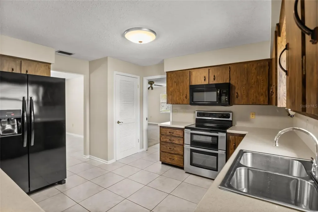 2024 Charnes Court Lakeland FL 33813