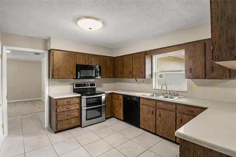 2024 Charnes Court Lakeland FL 33813