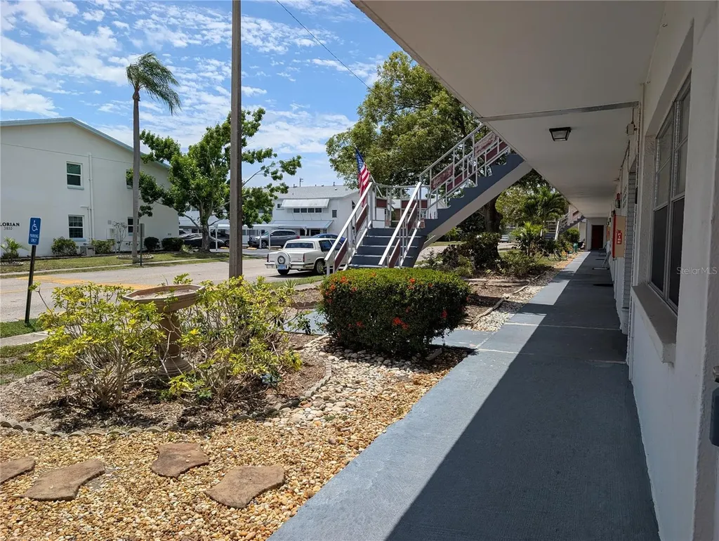 5850 18th Street N St Petersburg FL 33714