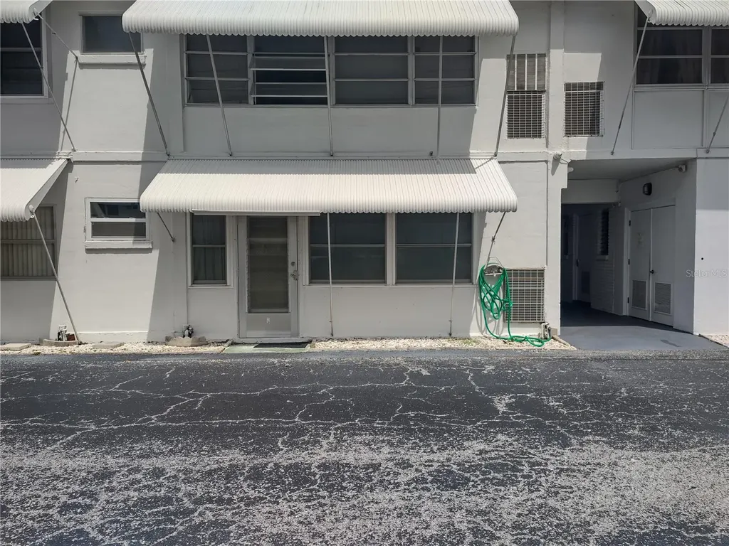 5850 18th Street N St Petersburg FL 33714