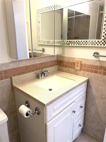 5850 18th Street N St Petersburg FL 33714