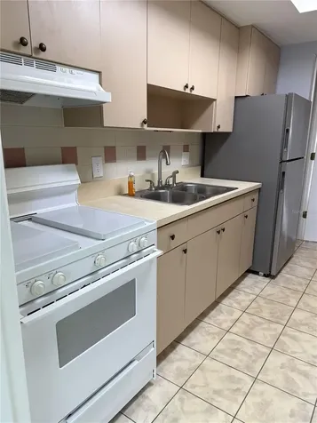 5850 18th Street N St Petersburg FL 33714